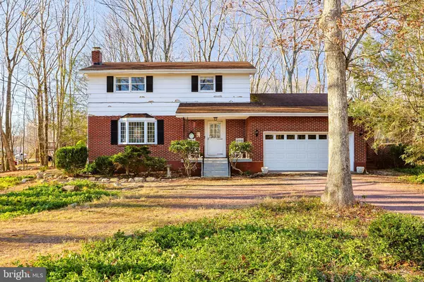 1013 LEXINGTON AVE, Pocono Summit, PA 18346