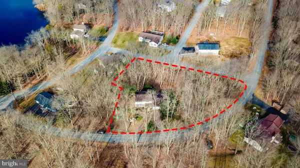 1013 LEXINGTON AVE, Pocono Summit, PA 18346