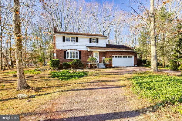 1013 LEXINGTON AVE, Pocono Summit, PA 18346