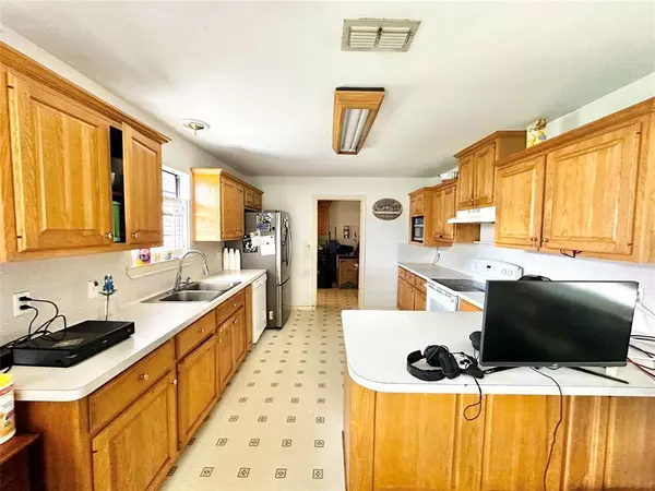 18053 CR 4184, Lindale, TX 75771