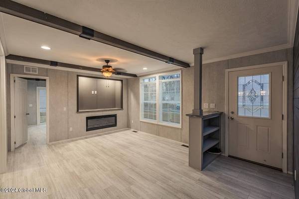 104 Holly Lane, Wilton, NY 12866