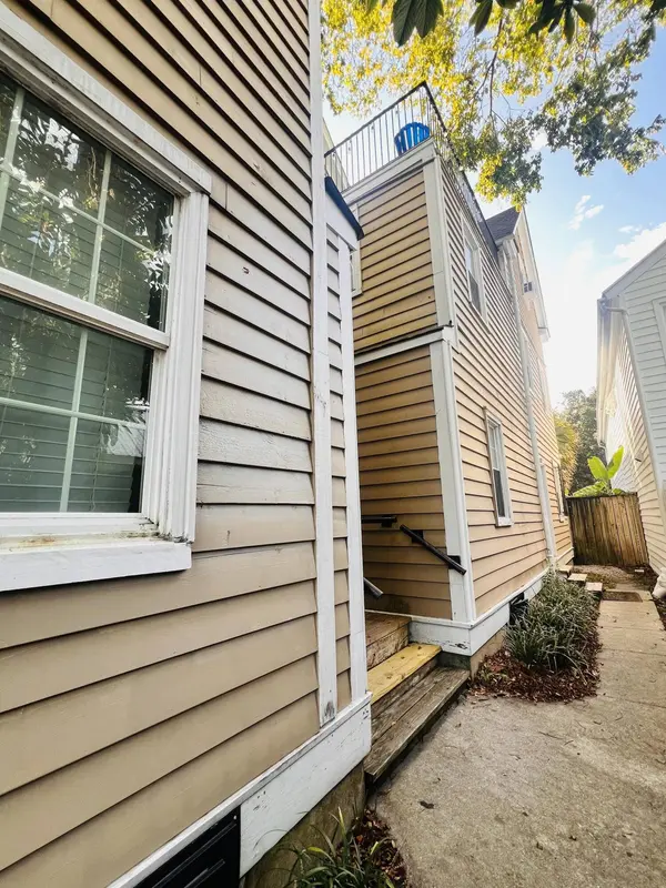 3 Beds 2 Baths