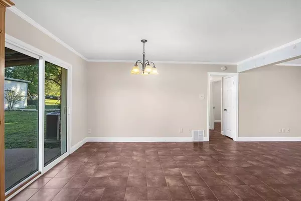 704 Circle Drive, Lindale, TX 75771