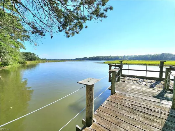 7588 Ware Neck RD, Gloucester, VA 23061