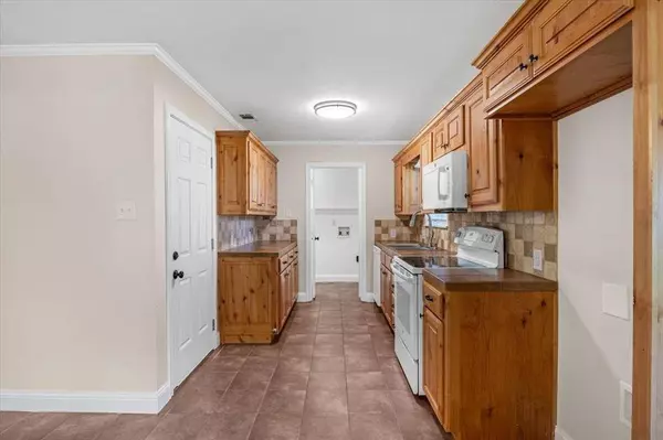 704 Circle Drive, Lindale, TX 75771