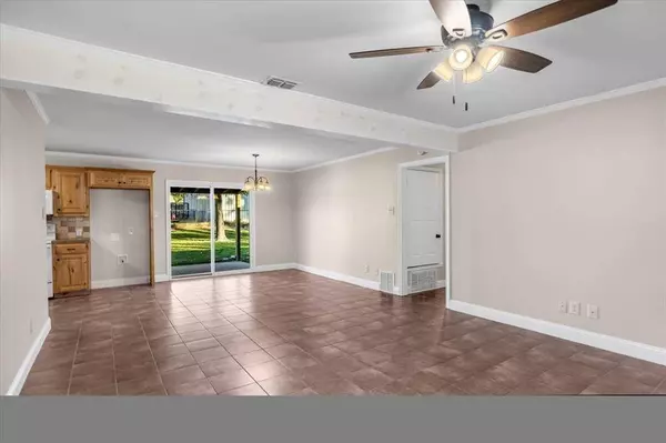 704 Circle Drive, Lindale, TX 75771