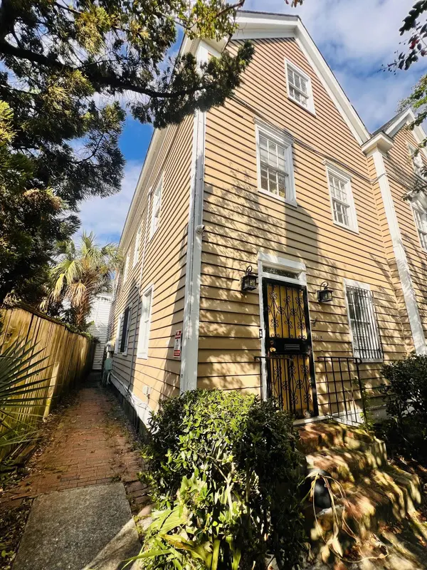 3 Beds 2 Baths