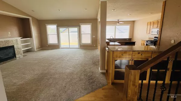 280 E Sunrise Rim Rd, Nampa, ID 83686