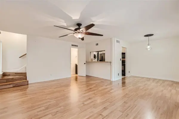 6718 Silvermine DR #1003, Austin, TX 78736