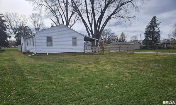 704 WILLOW ST, Savanna, IL 61074