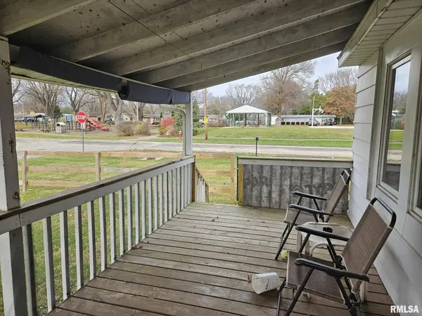 704 WILLOW ST, Savanna, IL 61074