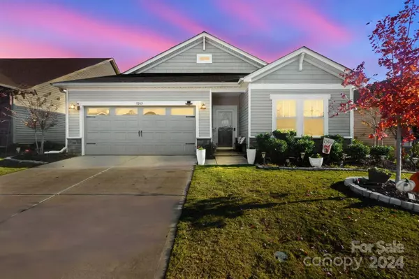 9299 Dunwich DR, Gastonia, NC 28056