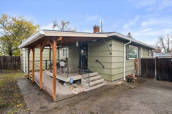 13802 E Rockwell Ave, Spokane, WA 99216