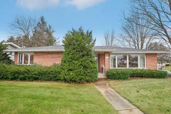 216 6th Street, Waunakee, WI 53597