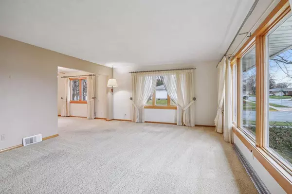 216 6th Street, Waunakee, WI 53597