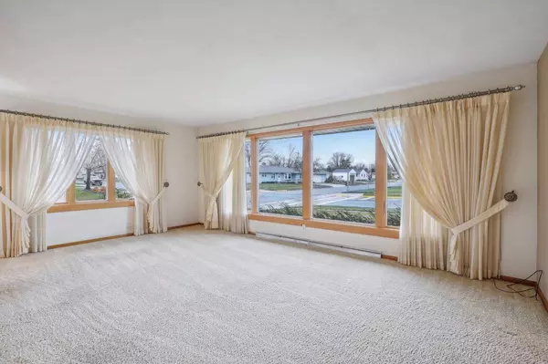 216 6th Street, Waunakee, WI 53597