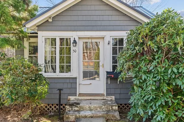 50 S Hampton Rd, Amesbury, MA 01913