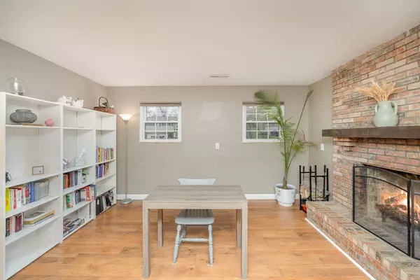 1879 Fallbrook Ln, Cincinnati, OH 45240-1013