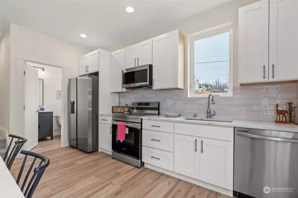 8612 37th AVE S #B, Seattle, WA 98118