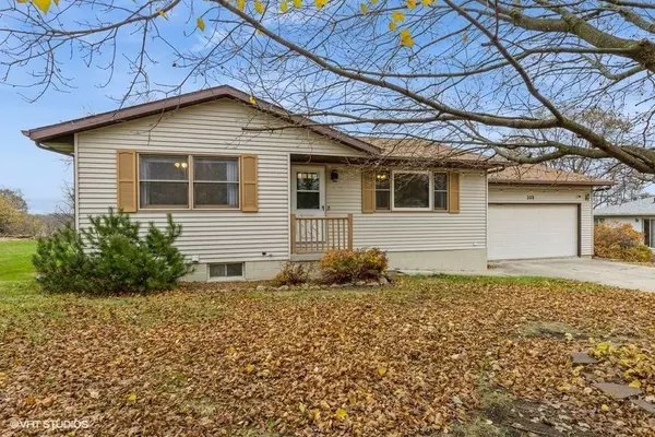 309 Vine Avenue NE, Mitchellville, IA 50169