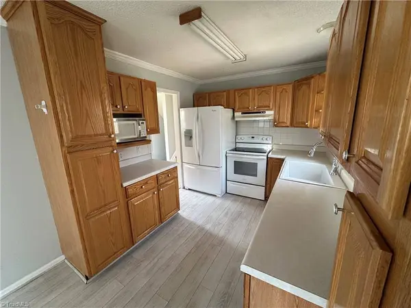 222 Westridge DR, King, NC 27021