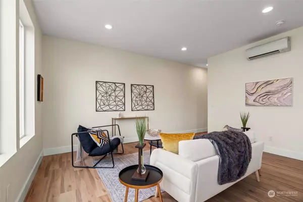 8612 37th AVE S #B, Seattle, WA 98118