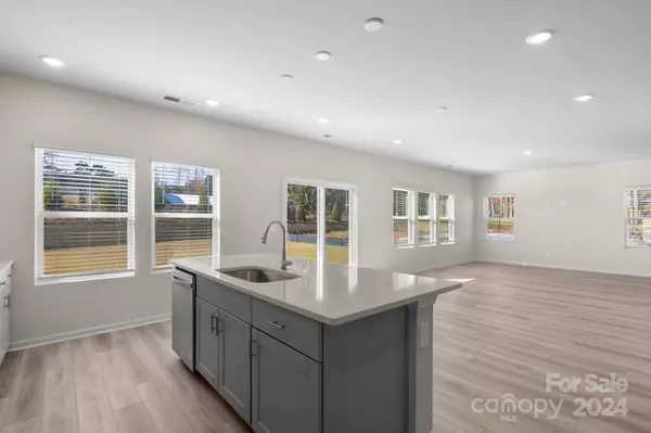 1602 Baymont CT #116, Stanley, NC 28164