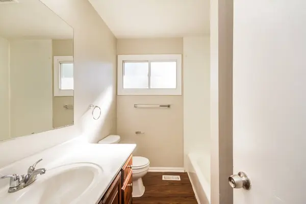 650 N Garfield Street, Lombard, IL 60148