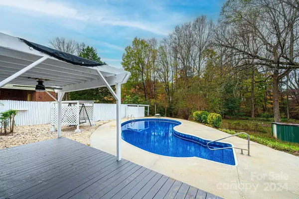 407 W Hillside DR, China Grove, NC 28023