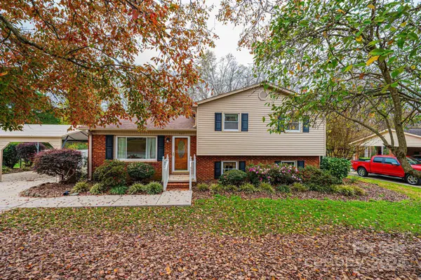 407 W Hillside DR, China Grove, NC 28023