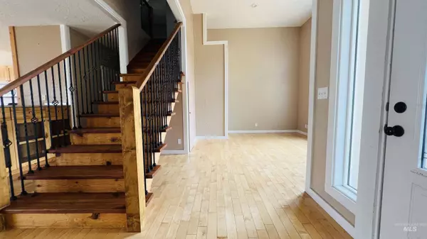 280 E Sunrise Rim Rd, Nampa, ID 83686