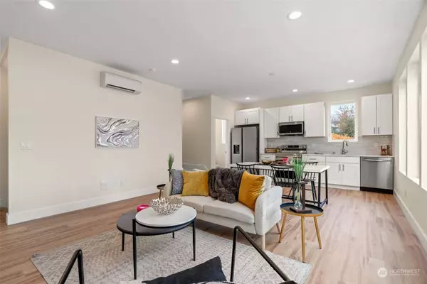 8612 37th AVE S #B, Seattle, WA 98118