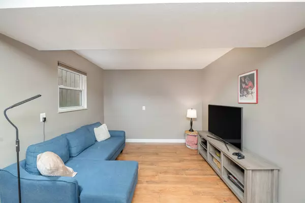 1879 Fallbrook Ln, Cincinnati, OH 45240-1013