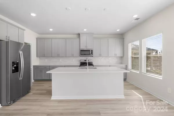 1602 Baymont CT #116, Stanley, NC 28164