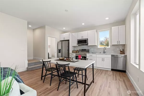 8612 37th AVE S #B, Seattle, WA 98118