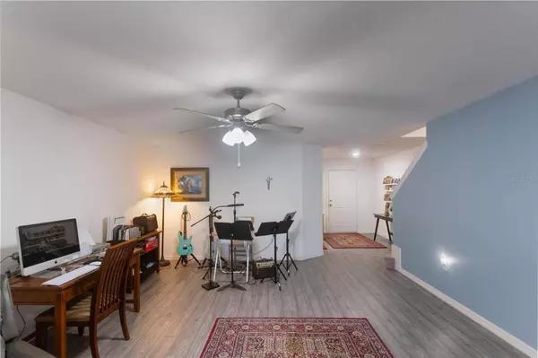 1592 WYNFORD CIR, Tavares, FL 32778