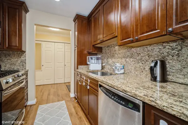 401 ASCOT DR #1D, Park Ridge, IL 60068