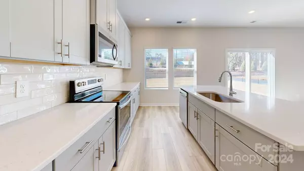 1602 Baymont CT #116, Stanley, NC 28164