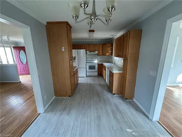 222 Westridge DR, King, NC 27021