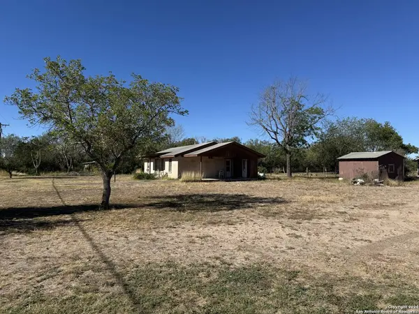1144 WESTWARD TRL, Uvalde, TX 78801