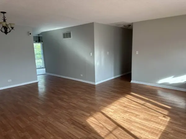 5950 Woodgate Drive, Matteson, IL 60443