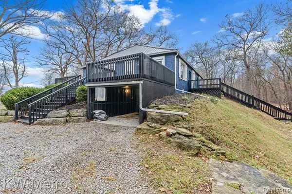 3897 SAND Road, Port Austin, MI 48467