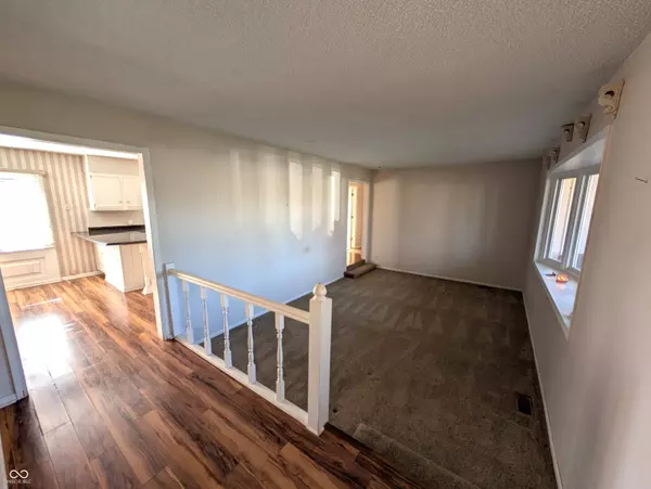 4557 W Glenwood DR, Edinburgh, IN 46124