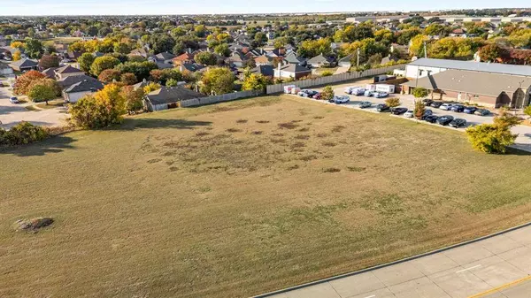 2315 W Warrior Trail, Grand Prairie, TX 75052