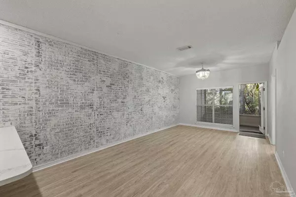 7101 Joy St, Pensacola, FL 32504