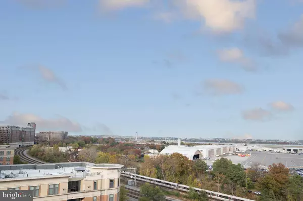 3650 S GLEBE RD #1048, Arlington, VA 22202