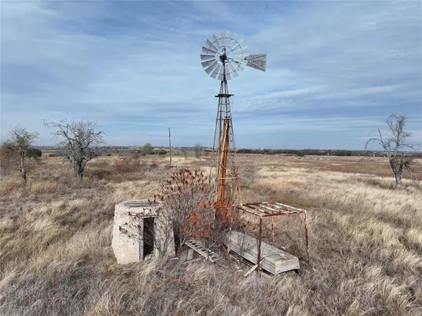 2827 County Road 409, Hamilton, TX 76531