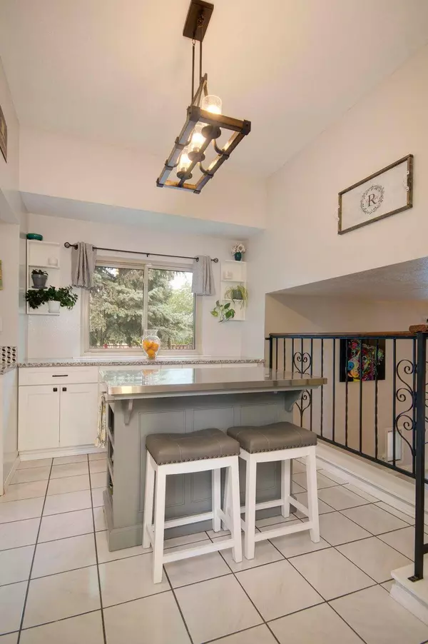 7221 YORKTOWN AVE NE, Albuquerque, NM 87109