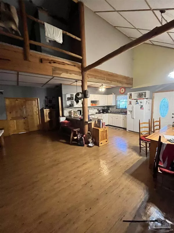 11540 Big Buck Rd, Milton, FL 32583