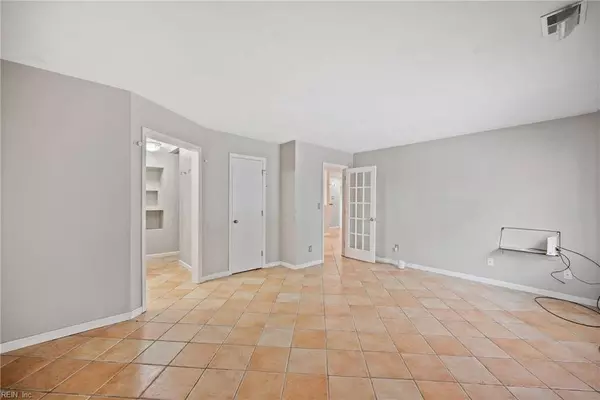 1792 Pathfinder DR, Virginia Beach, VA 23454